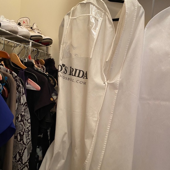 Wedding dress worn only once! Practically brandnew - Picture 5 of 6